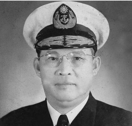 1928年，李默庵拿着副旅长的委任状去找旅长桂永清，桂永清在旅部和几个人打牌，没