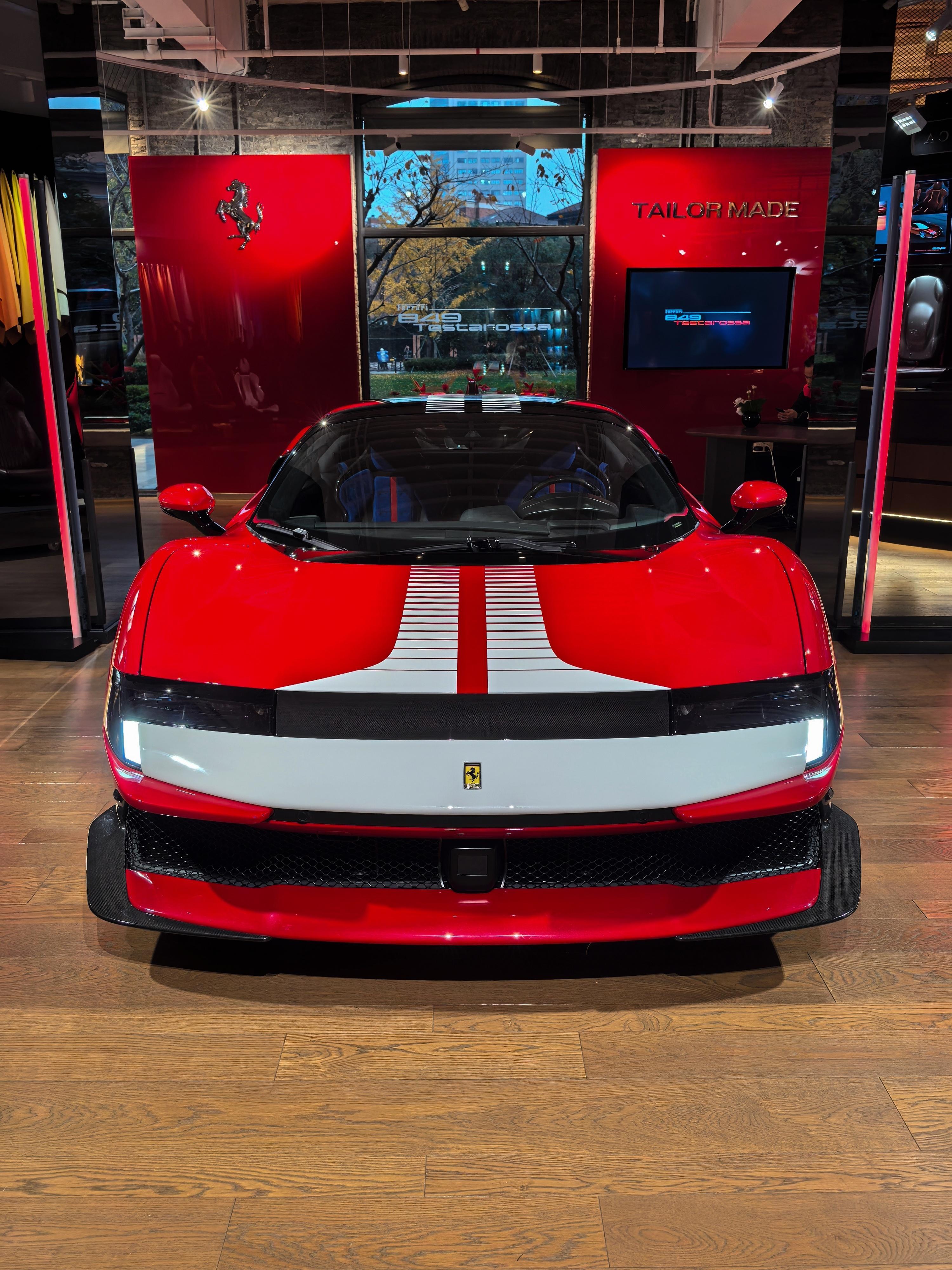 法拉利849Testarossa国内首秀！价格也公布了，Coupe版起价516