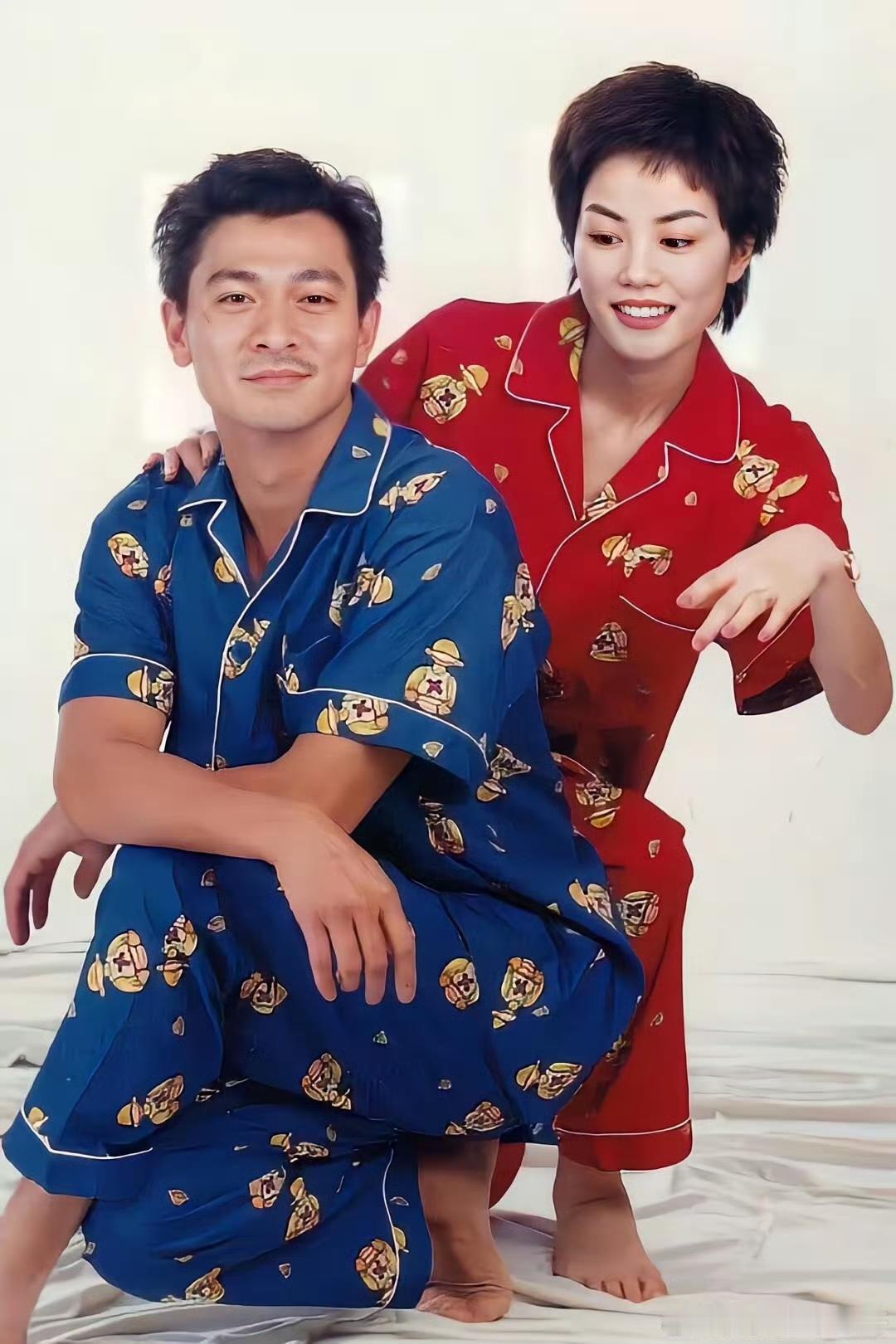 1996年33岁刘德华与25岁王菲拍摄睡衣广告照片当年都是风华正茂！！！​​​