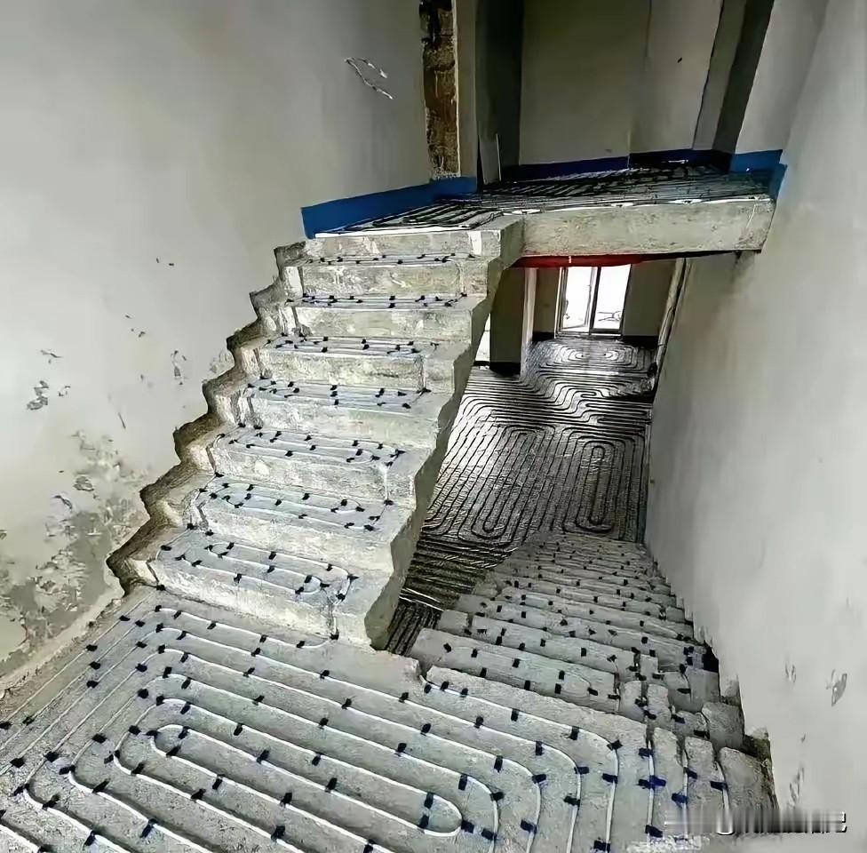 楼梯其实可以不装的啊，能省不少钱呢。