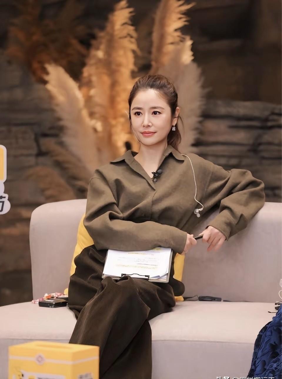 47岁扎高马尾比少女还俏皮？林心如的年轻感藏在发际线后三厘米。造型师揭开真相