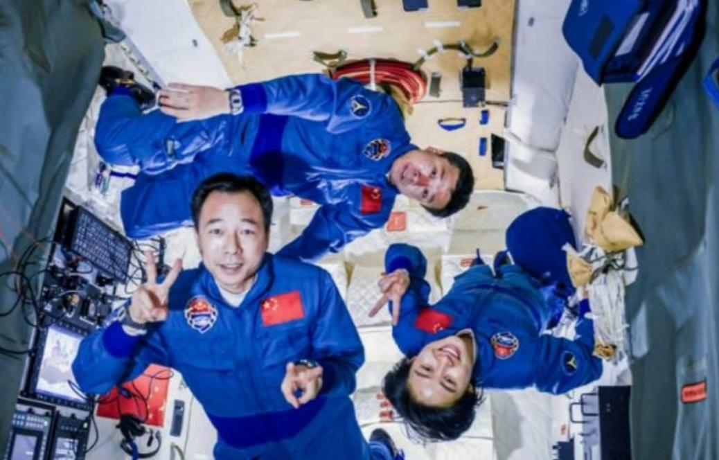 🌞为什么大家都不提中国空间站了?没脸提,跟国际空间站差距太大。 国际空