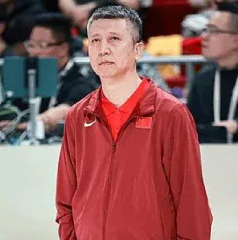 难道郭士强就没发现，这支中国队没人能组织吗？廖三宁自己能得分，没有组织能力，高诗