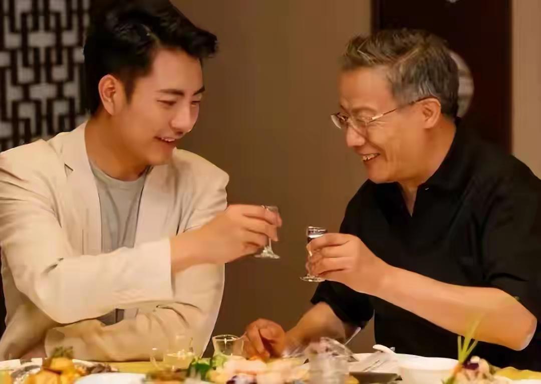 每天一两白酒：养生还是“慢性自杀”？真相让中年人沉默？“每天一两白酒，活血化