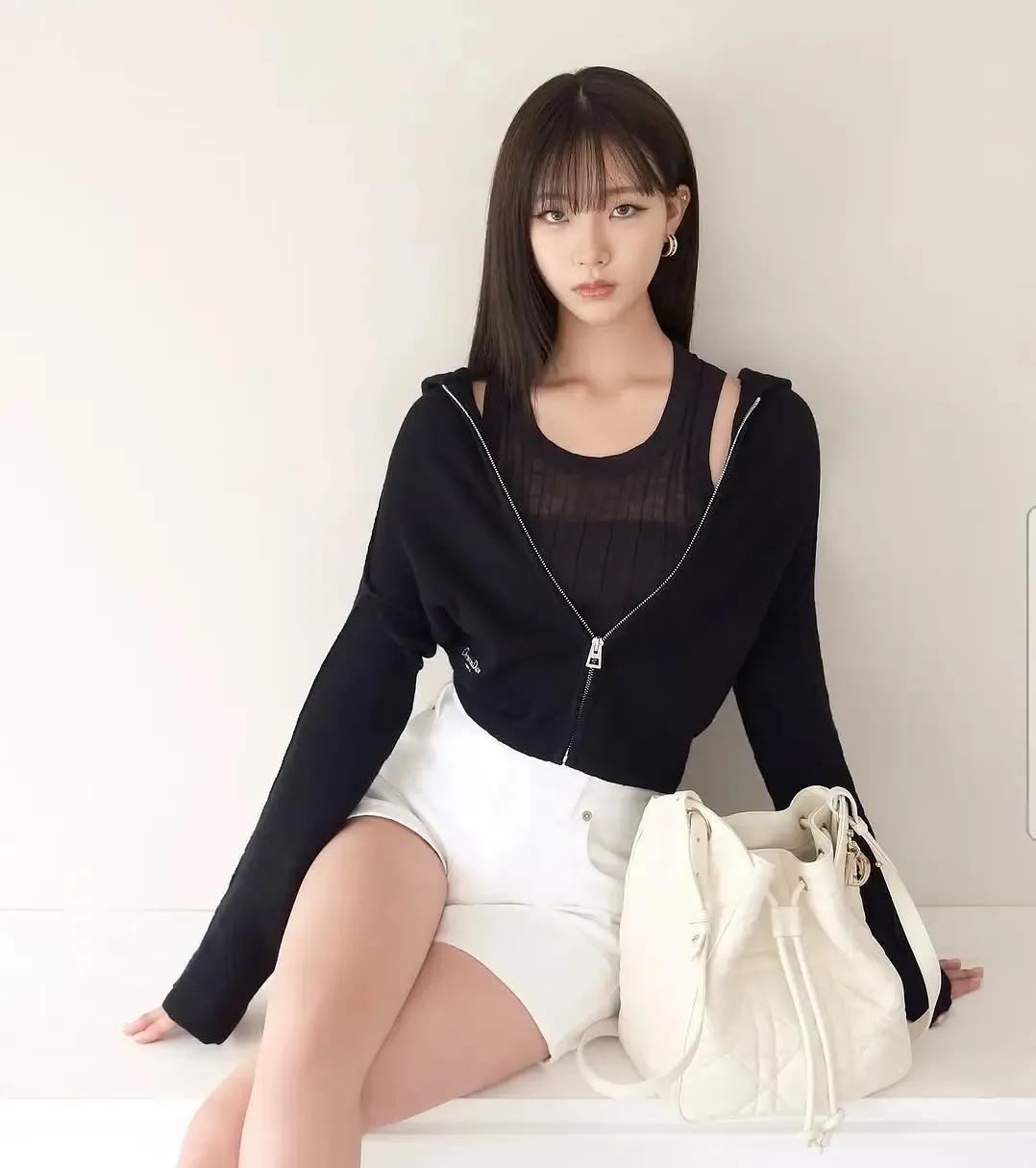 小S的三个女儿离不开精修，每次他们发的照片都有滤镜和美颜，从来不知道真实的她们长