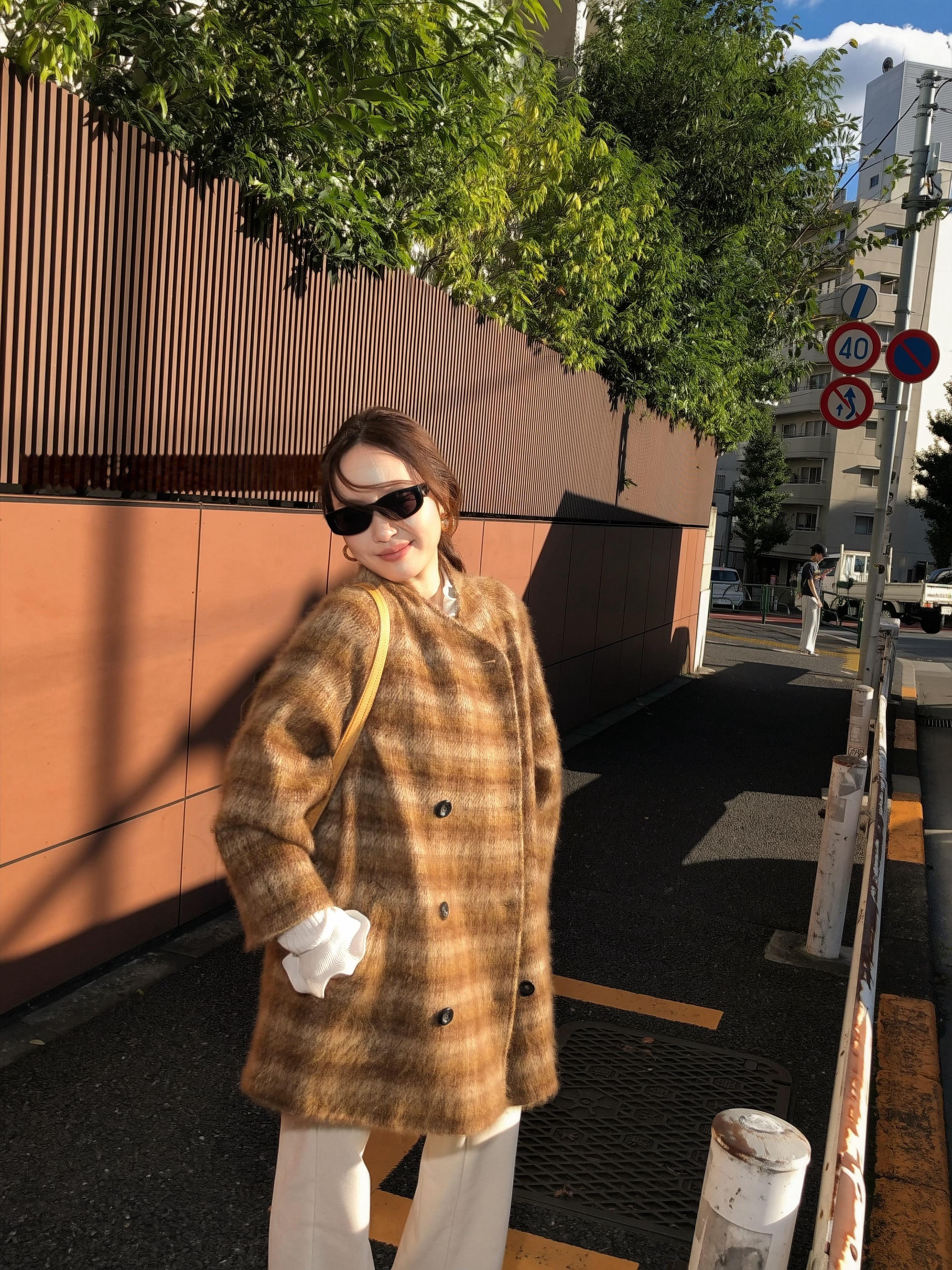 zpz里1⃣️👭我们试一下～看看这个款大家的反馈如何～很长的大衣我真不太擅长，就索性还是gei大家