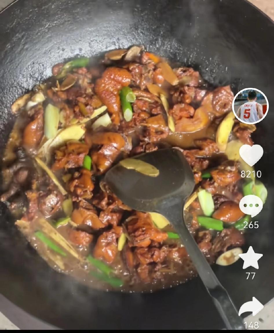 陈家政的山东家常饭，跟球队“吃播总经理”的潮汕美食不能比，长假后大家都应该回归上