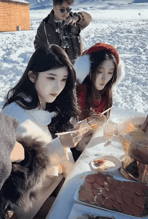 请用一句话概括一下此刻的心情。我全都要……