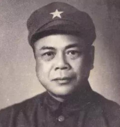 1934年，国民党少将救下了九万红军战士，建国后，毛主席亲自下令，一定要找到这位