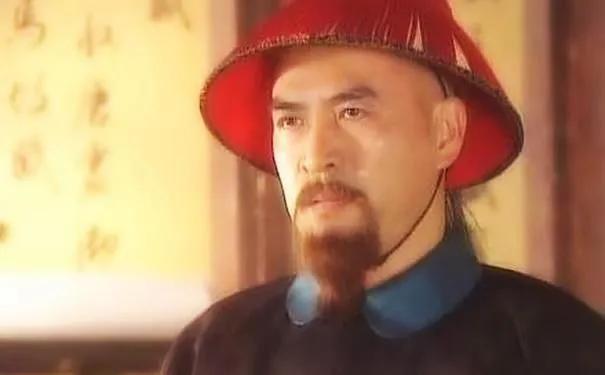 1687年，孝庄去世，人还在福建的李光地急忙前往京师奔丧，不料途中连续接到徐乾学