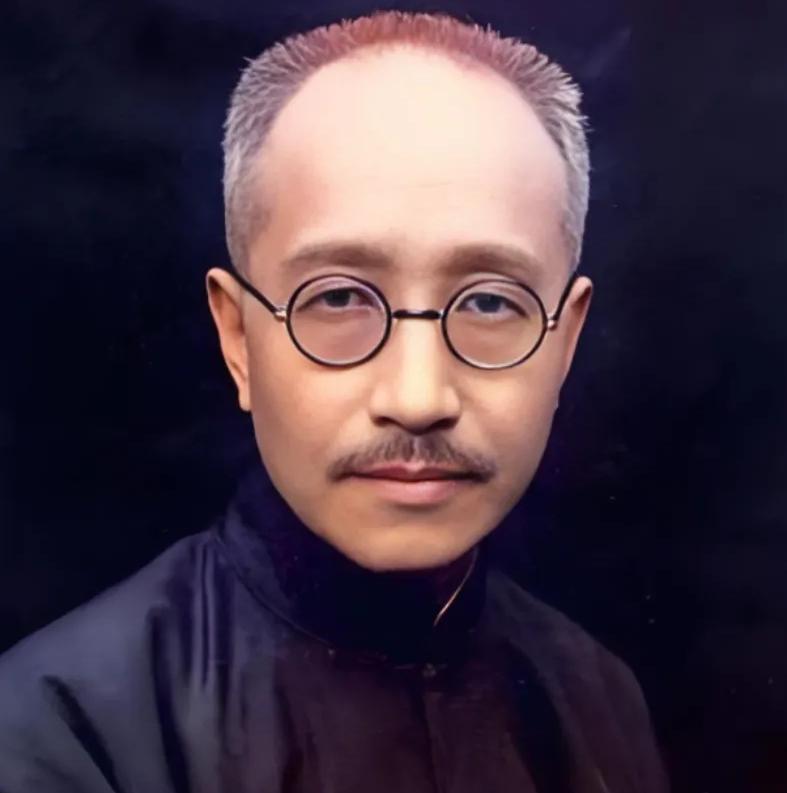 1953年9月18日，毛主席在会场当众怒斥梁漱溟，全场几百人噤若寒蝉。会后没几天