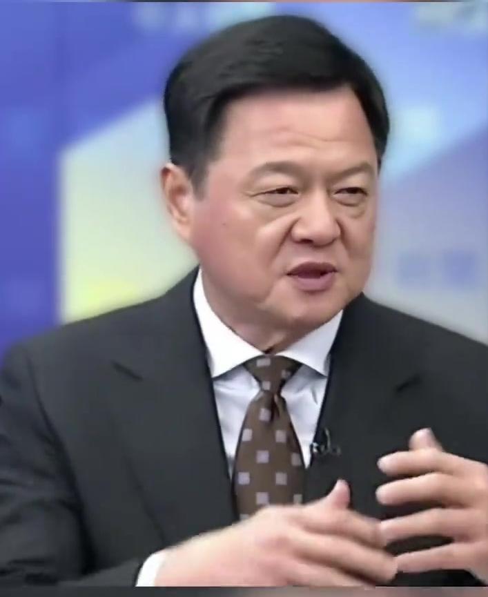 周锡玮说，有很多人想说，大陆就是要统一台湾。这话一抛出来，周锡玮紧接着反问，直