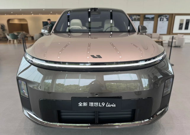 45.98万起！新理想L9被逼到墙角一跃，销量暴跌后这波能续命吗？全新换代的理