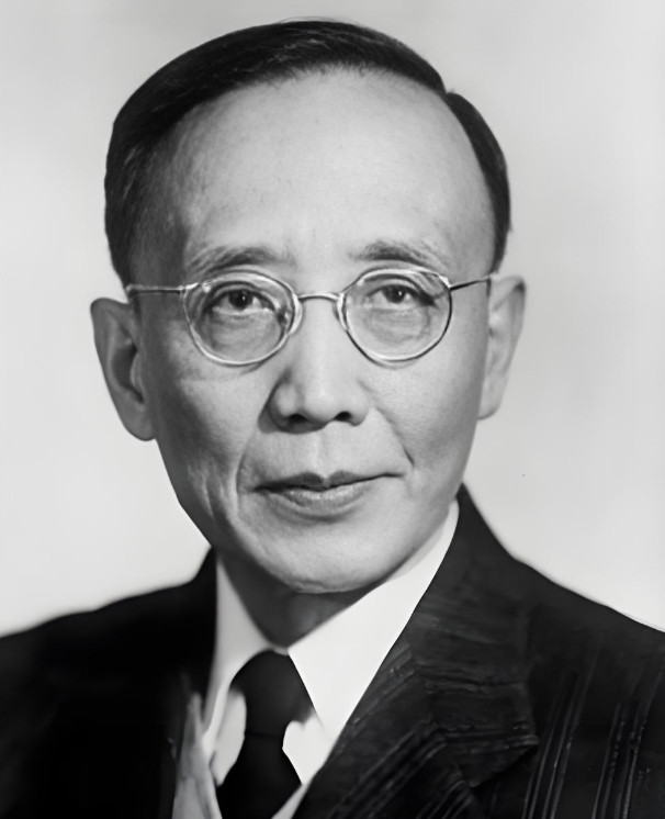 1978年，郭沫若因病去世不久，他妻子于立群突然自缢身亡。原来，她在整理丈夫遗物