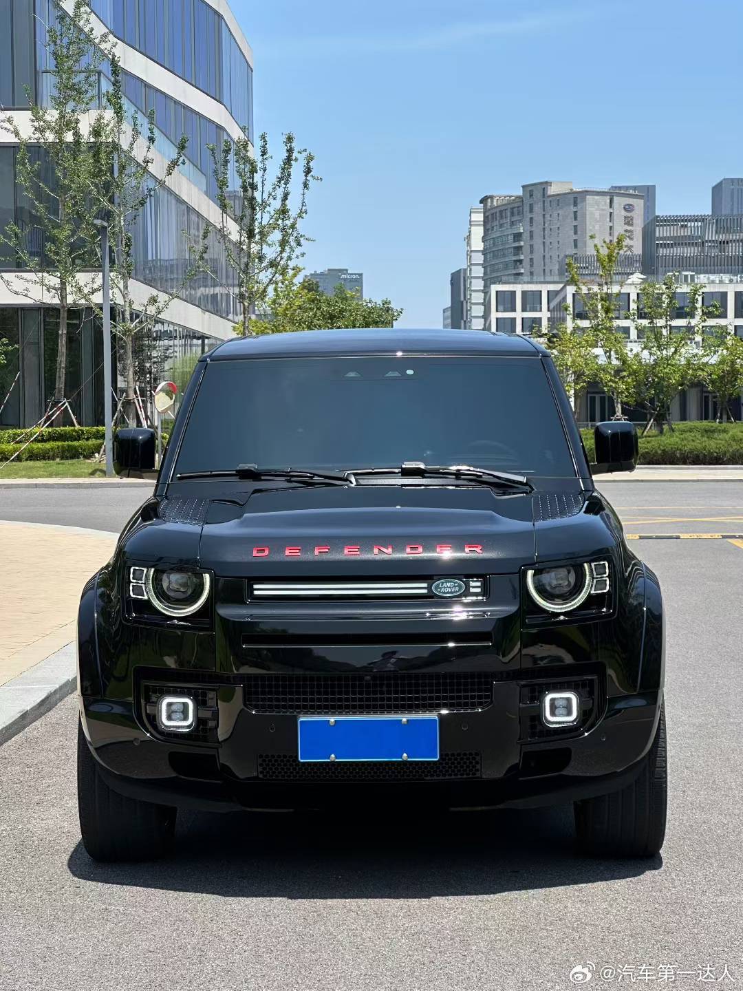 路虎卫士5.0T、这排量，没了谁、绝绝子配色​​​