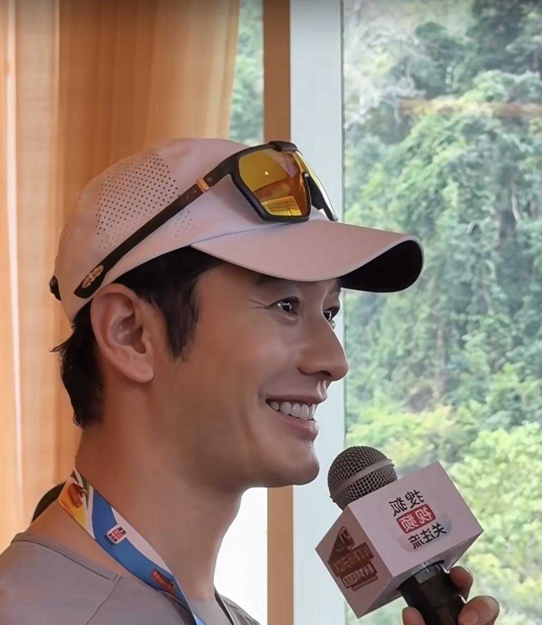 想去油的中登，老登，可以看看黄晓明。他可以说是去油成功的典范了。现在看着一点都不