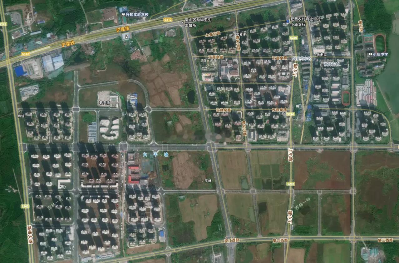 除了商品房小区，运河新城已经建成了这么多的安置房小区，等安置房全部安置了，也不会