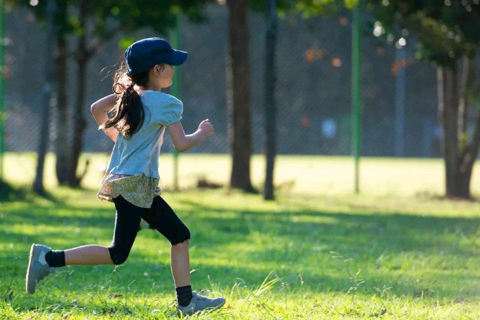 每天孩子玩到兴头上，那句“妈妈，我想再玩10分钟”就成了不少家长的头疼难题。有些