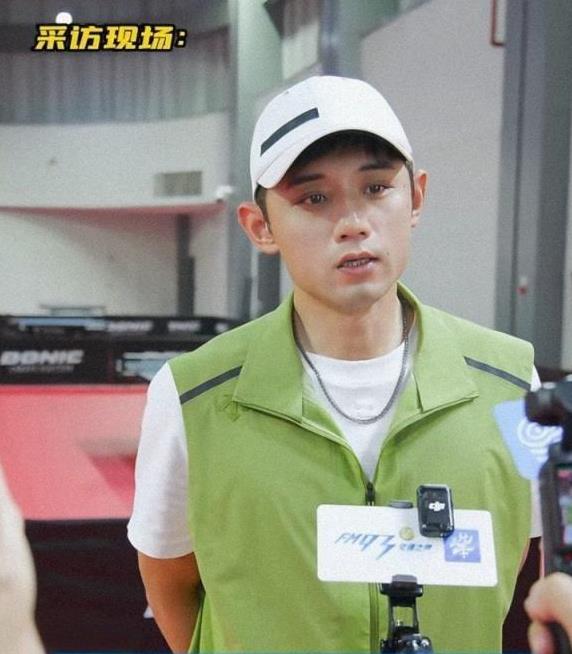 张继科的球馆火了，12500一个月，训练强度比高三复习还狠。每天四小时挥拍，文化
