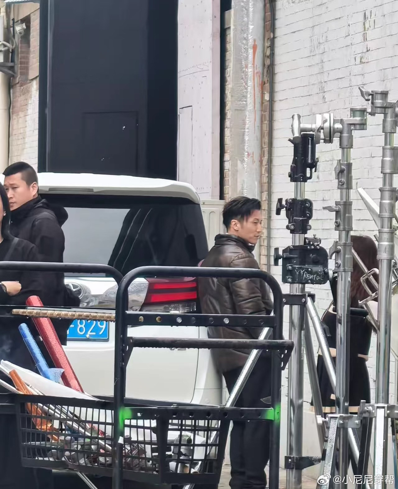 上海偶遇谢霆锋，本人靓仔又年轻，但个子没有想象的高气质也不酷！