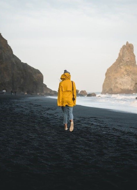 不显老的10个习惯,长期坚持1、多走路。坚持保持一定的步行量,每天五六千步,步行