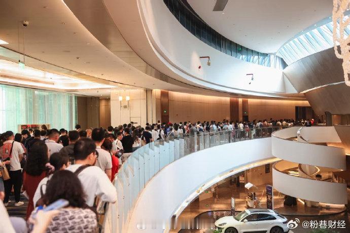 上海郊区228套房开盘卖光【认购率超400%，上海郊区新盘扎堆触发积分！8月