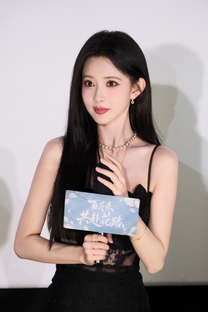 孟子义哄人方式孟子义伴手礼送黄金谁懂孟姐的哄人方式，温柔暖心还格外实在，主打一个