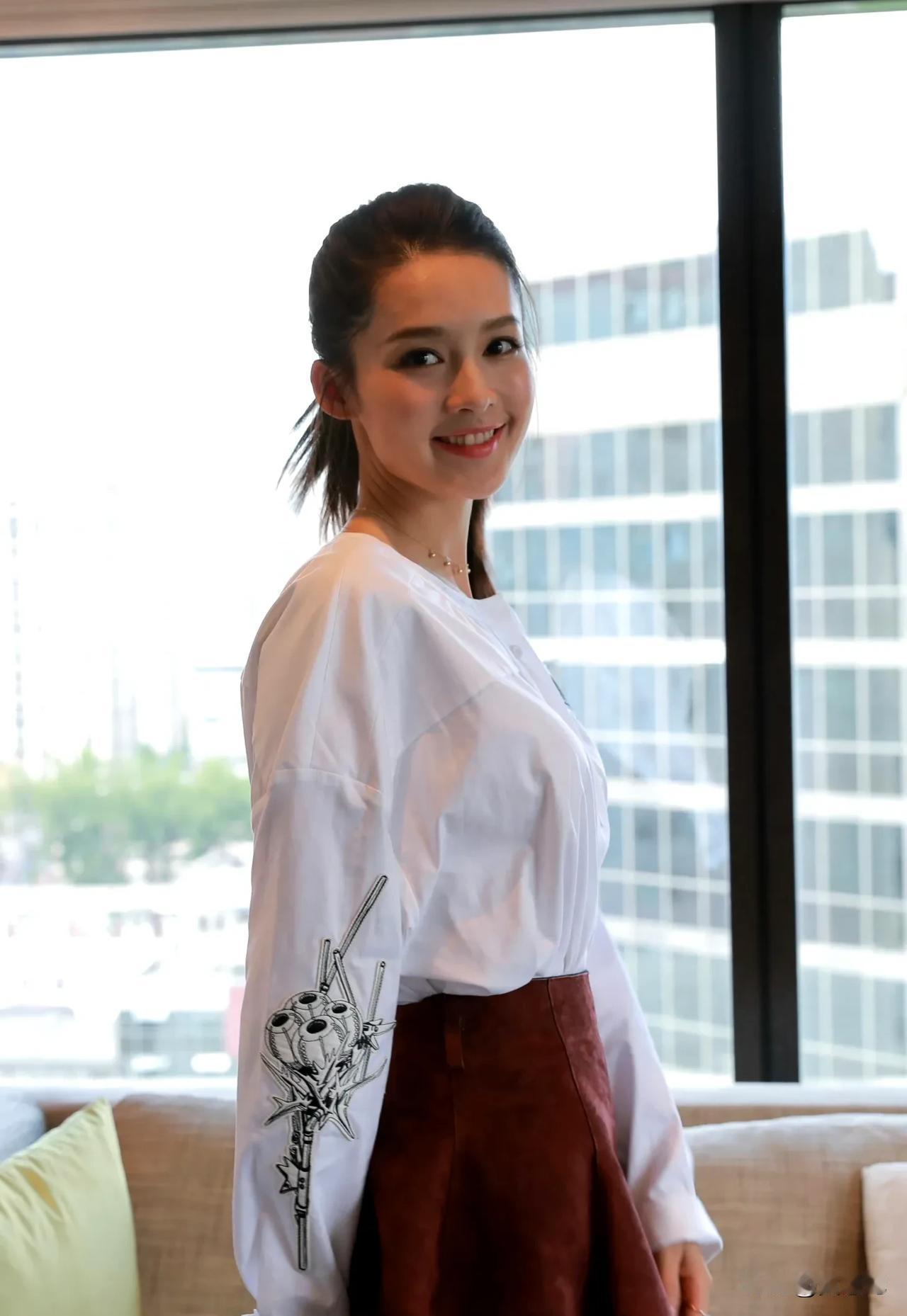 演员李沁生图，很漂亮！