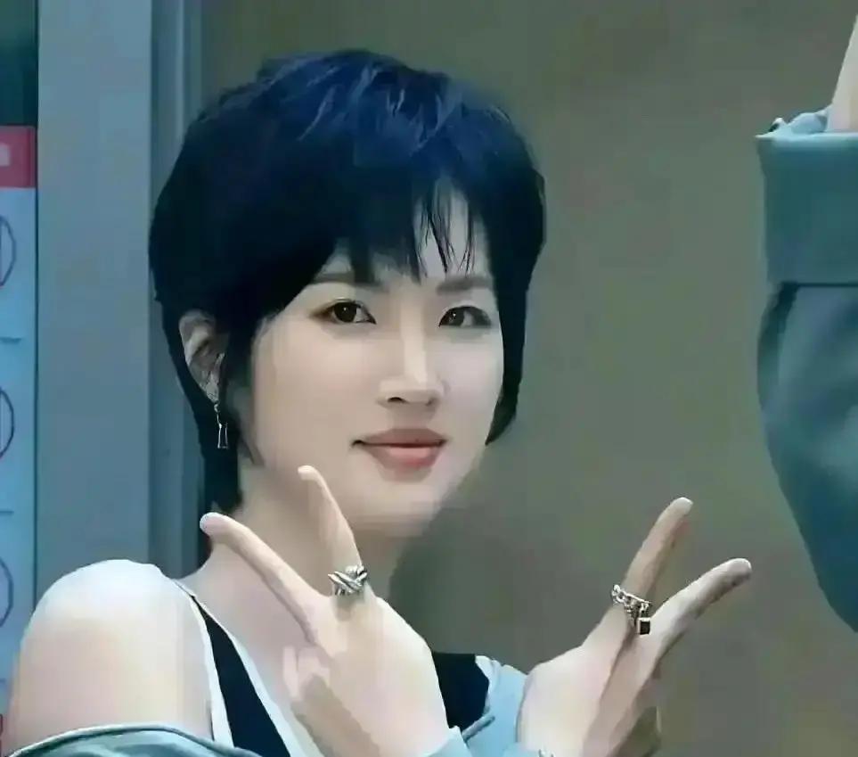 杀青宴多花1万，省下30万超时费！横店新规刚改，剧组聚餐费能报销1.2%。