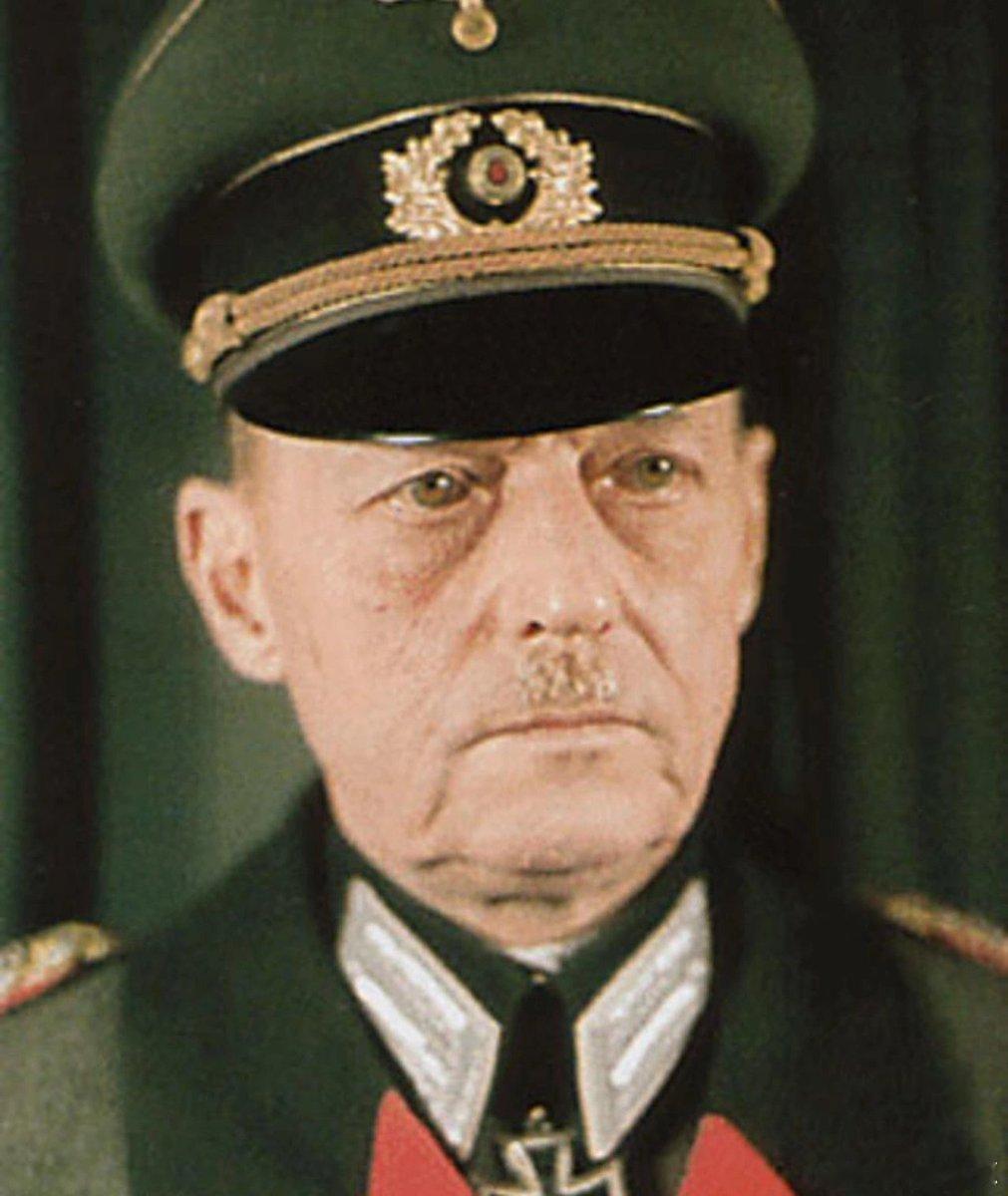 1944年6月29日。德国最资深的两位将军前往希特勒的山间隐居地，做了...