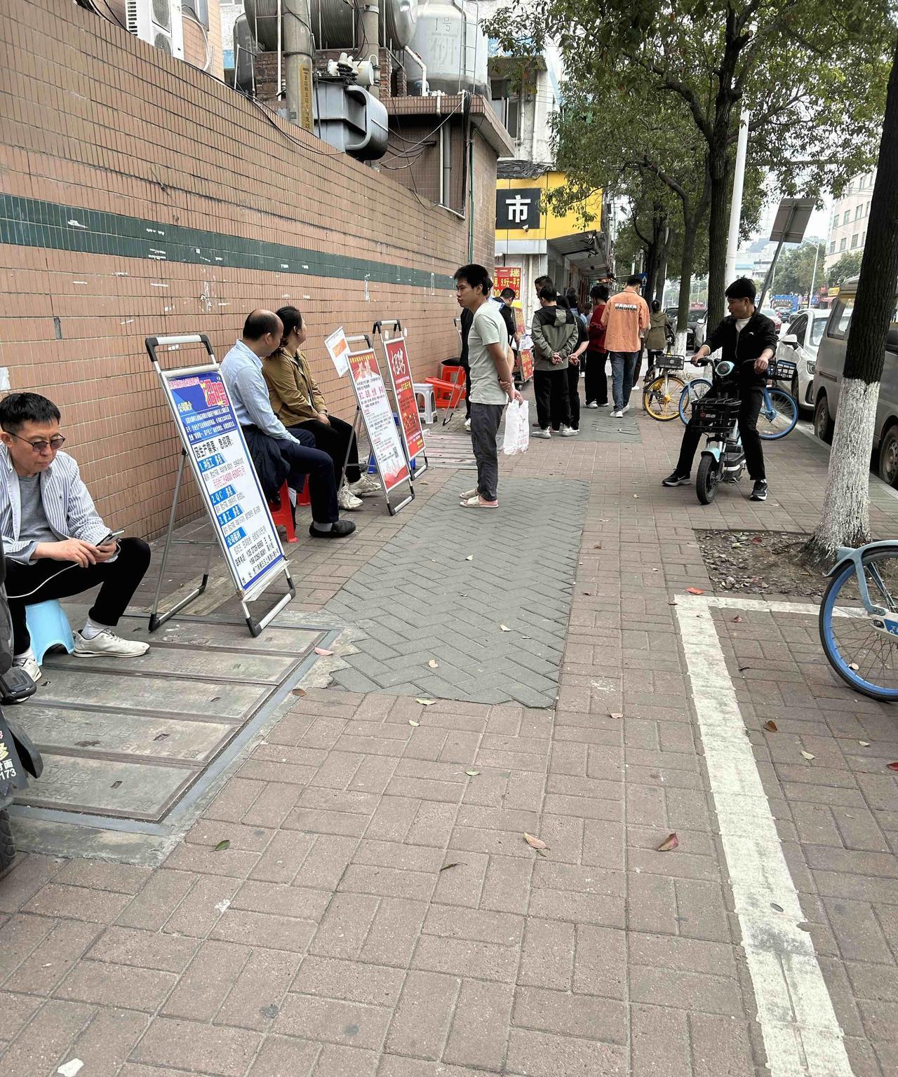 这年头，不上大学真的不行。不管你会啥手艺，不管你学啥技术，也不管你有多丰富的工