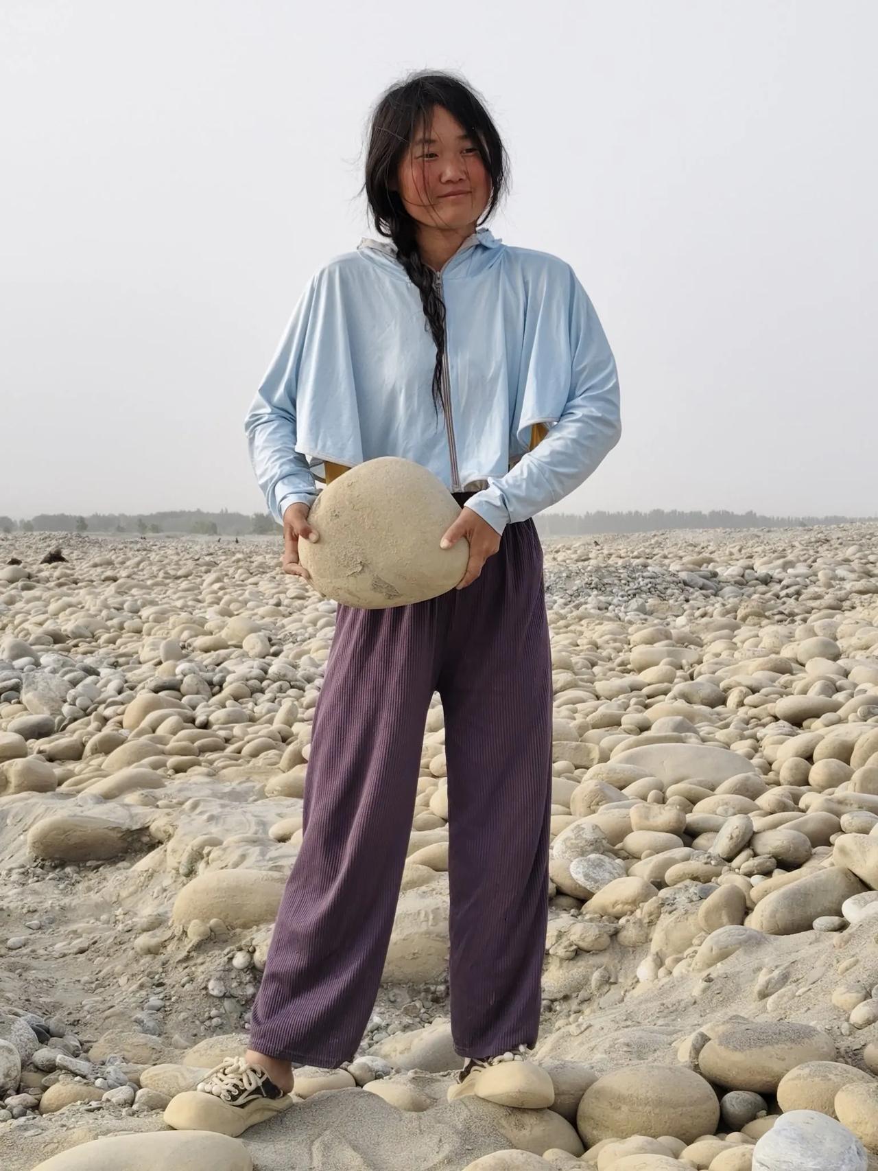 我对新疆和田这个地方真的好失望我说油被偷了，别人都不信早上启动车子发现油莫名