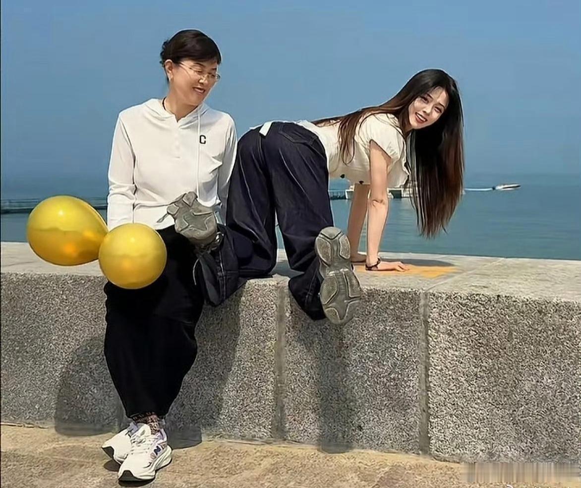 女儿长大了，妈妈没有老。
