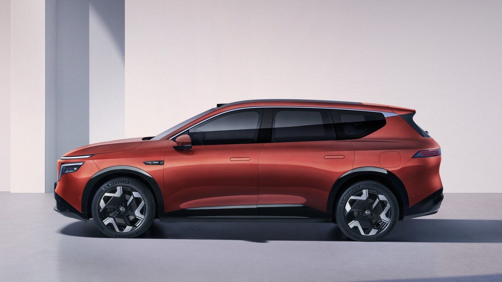 级别对标理想L8, 续航1320km, 跌至13万, 这中大型增程SUV值吗?