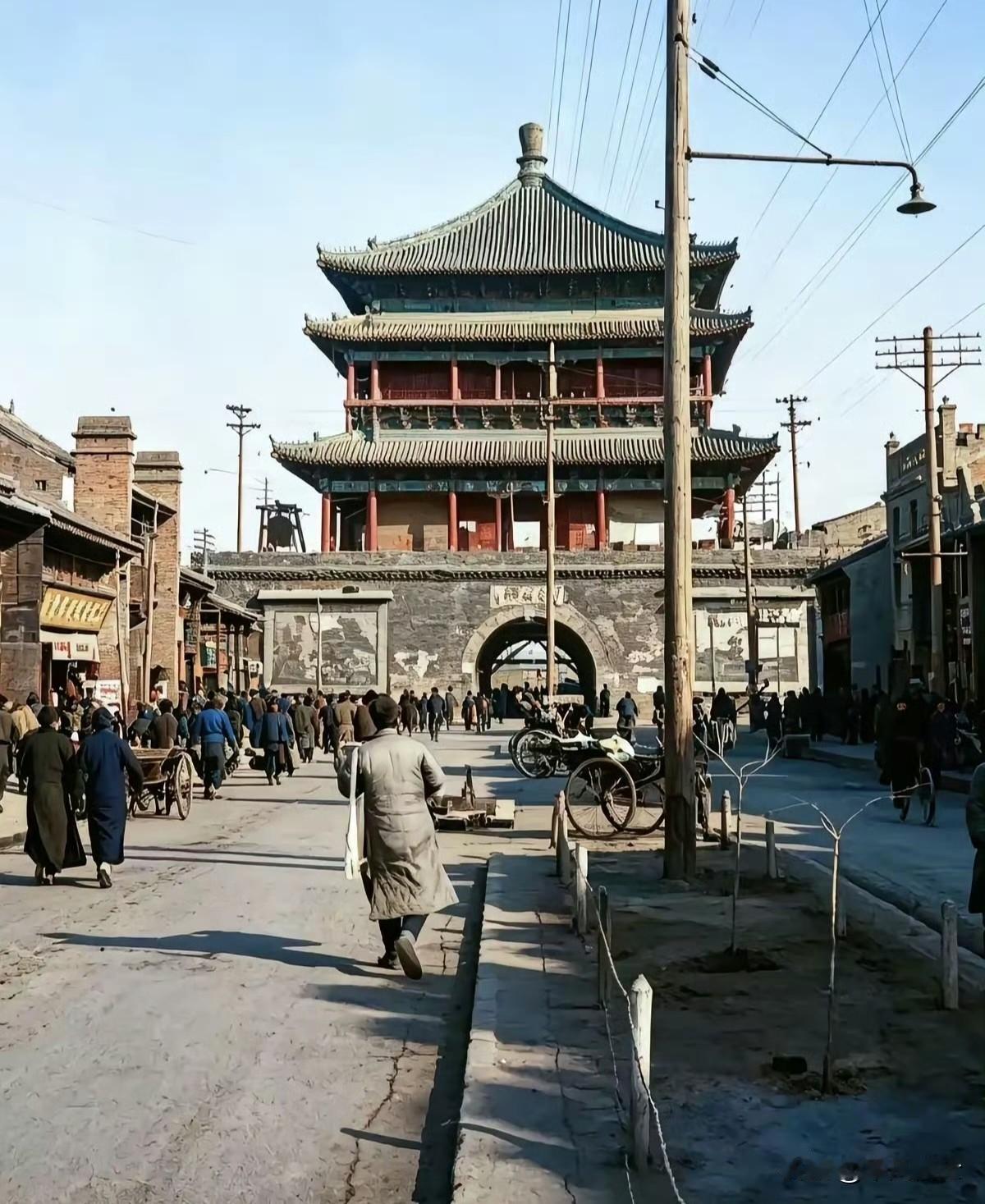 这么原生态的西安还是第一次见，看到一组1937年西安老照片分享给大家。钟楼还是那