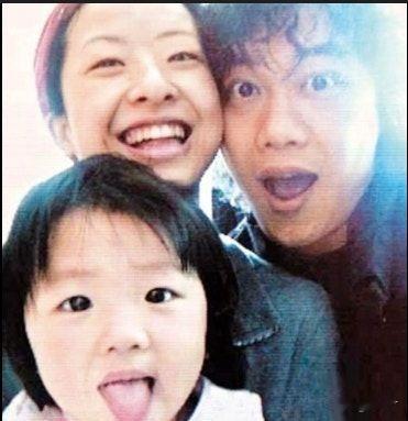 咱就是说陈康堤这吐槽太狠了！她直言徐濠萦当年接放学涂着大红唇、穿荧光粉，让她恨不