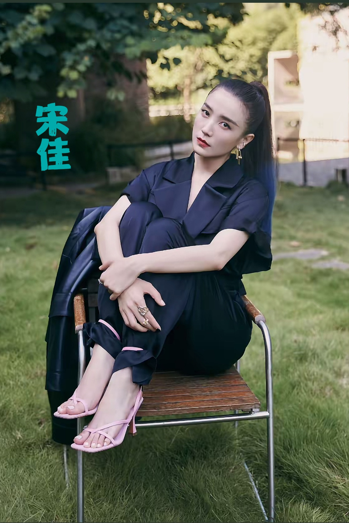 都是一双眼睛一个鼻子一张嘴巴，都是同样的身体，怎么就偏偏有……这样招人喜欢的？