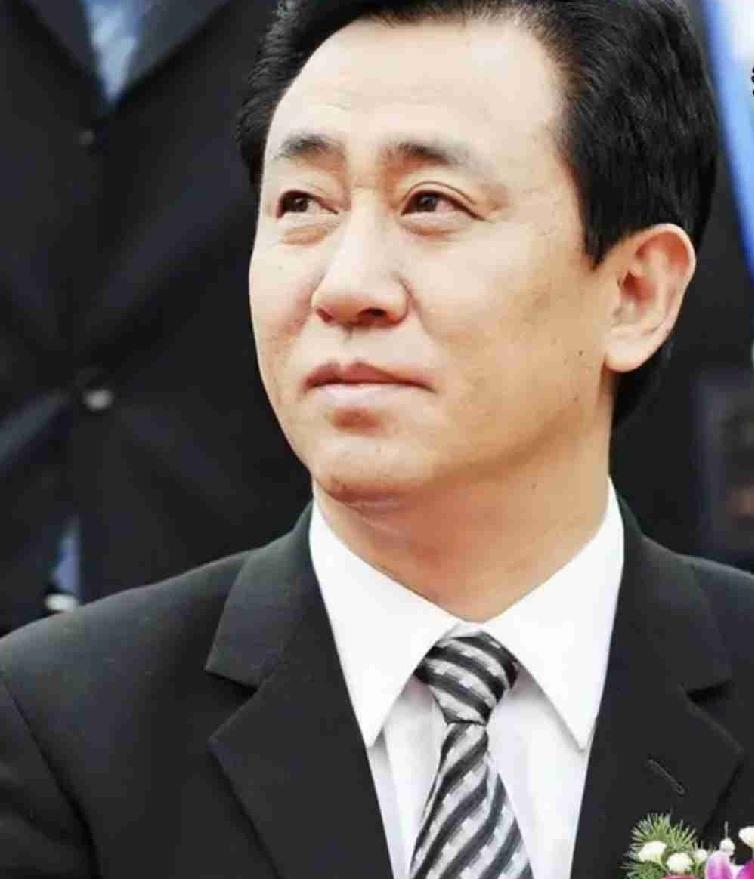 不少落马官员选择自尽，并非单纯畏罪，更多是精心算计后的选择。在以往认知里，一旦本