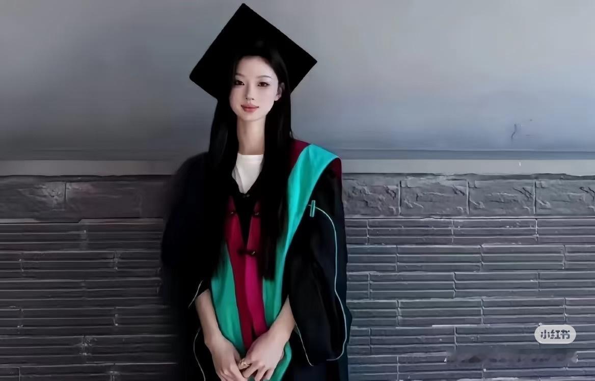 【单依纯】学姐你太美好了你睡觉时乱乱的头发你说话时的嗓音你站在栏杆旁清瘦的背影