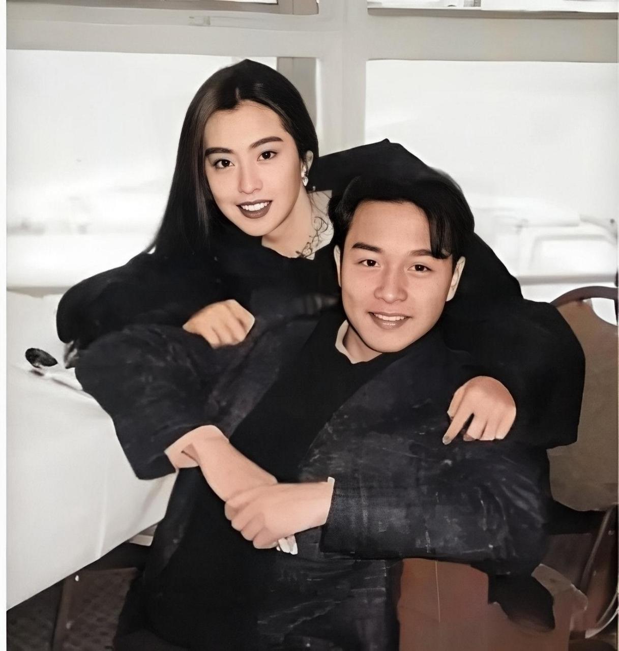 在愚人节这天，张国荣的热度第一次输给了婚内出轨的宋宁峰自2003年的这一天，