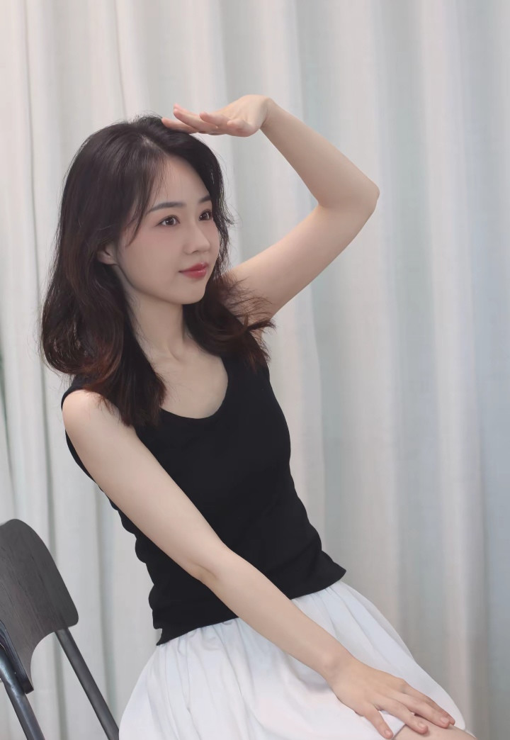 感情这东西现在还不靠谱，需日后再考虑