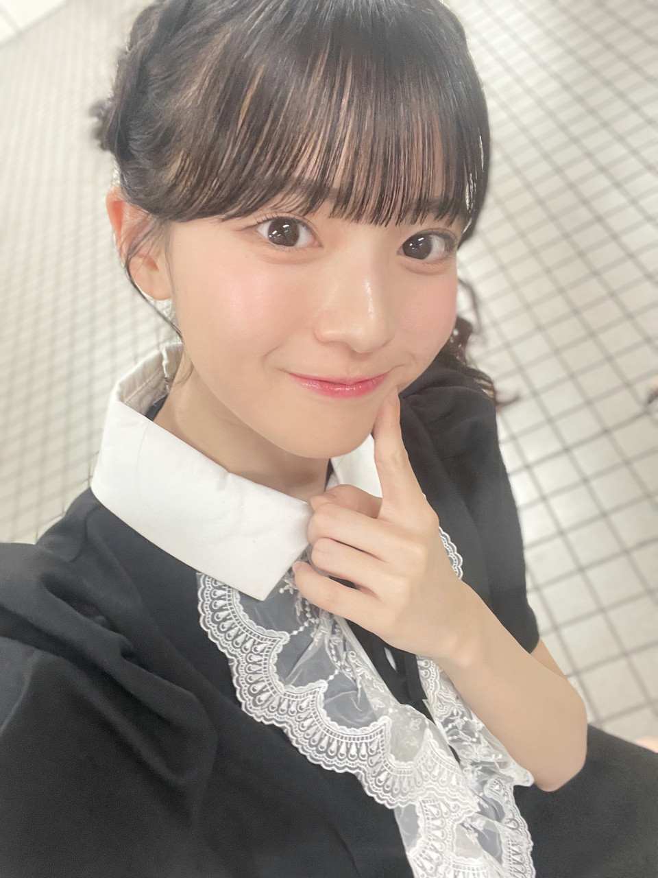 瀬戸口心月「ミーグリの日って、満月に近かったりする割合高くない！！？🌝月を見る