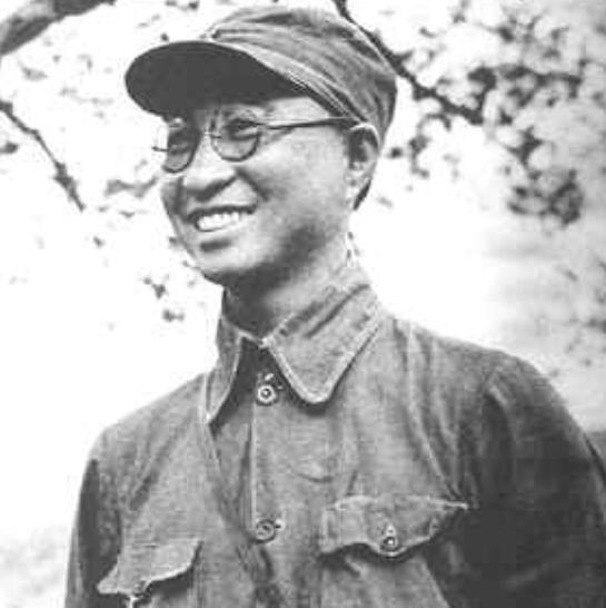 黄埔学生中，他与周恩来感情最深，后来做错了事，86岁才回国定居“1926年春夜