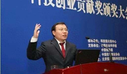 许家印一审被判无期【许家印判了无期，其曾经的首席经济学家任泽平呢？】微评/兰斌强