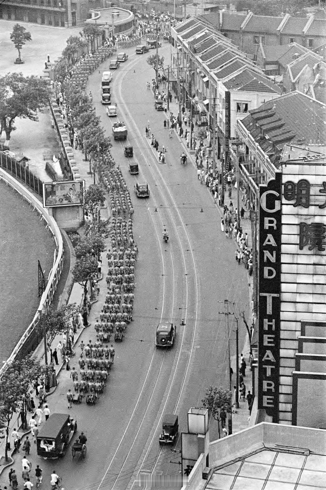 1938年，抗战时期，上海的街景照