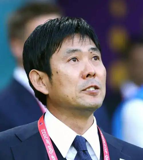 半场硬刚巴西却出局！日本足球为何永远突破不了瓶颈？ 上半场还让巴西队手忙脚乱