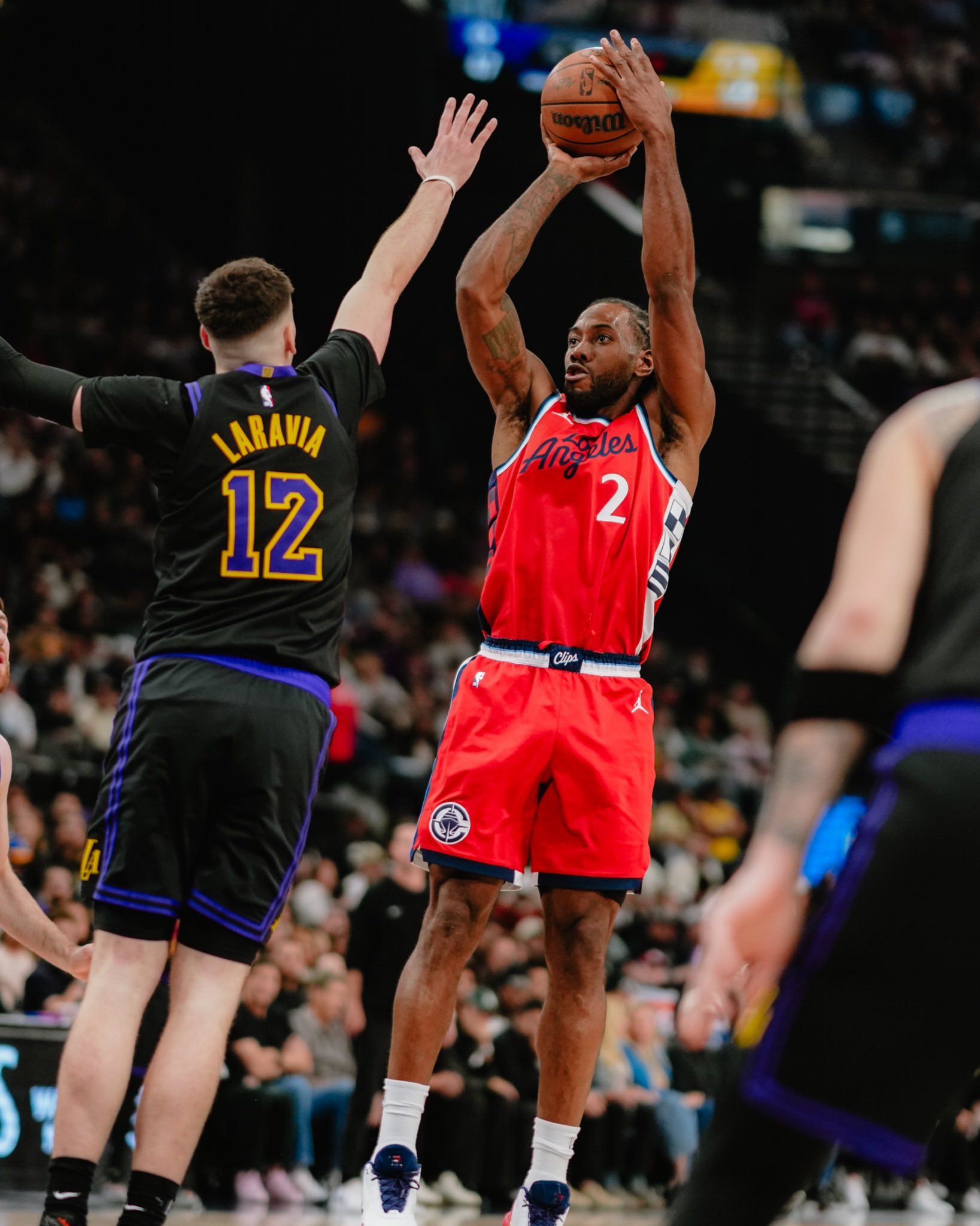 还得是你啊，快船再度完成湖人的大胜！！！——伦纳德，24分5篮板4助攻——祖巴茨