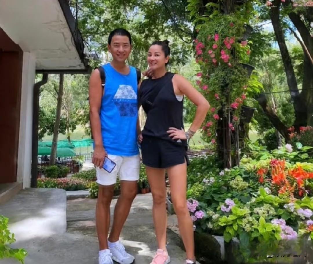 不领证也算结婚？最近瞿颖已婚冲上热搜，消息不是她自己官宣，而是被好友李静在