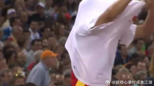 网友给奥运冠军刘翔做职业规划刘翔2015年退役后长期挂名上海体育局团委副书记，