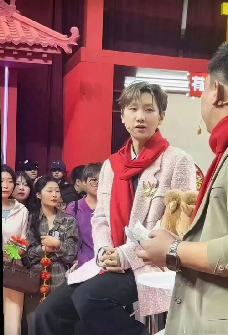  汪苏泷又来给辽宁春晚上分了辽宁春晚不止会唱歌还会整活，汪苏泷在辽视春晚的表现